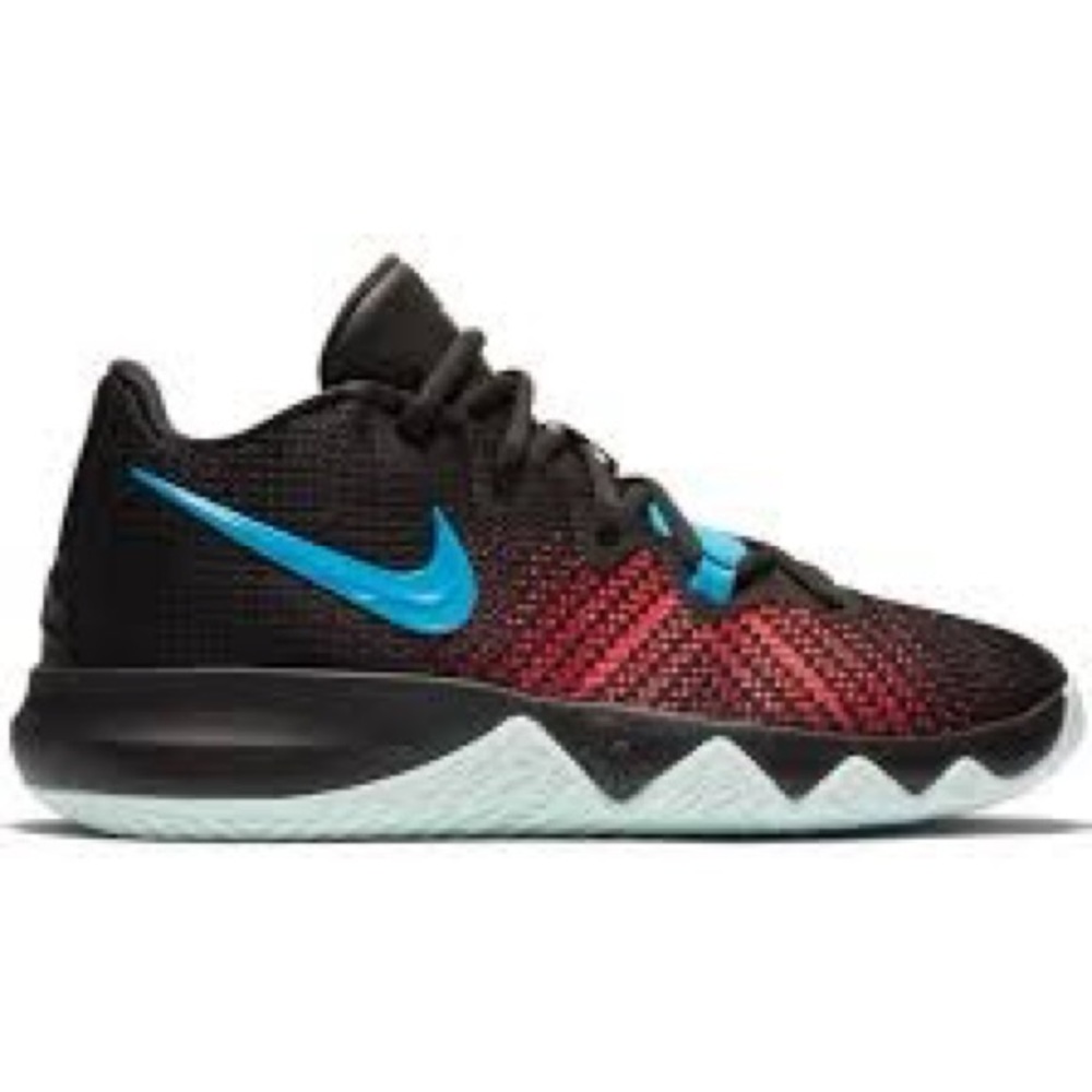 Boys Nike Kyrie Flatrap basketball shoes